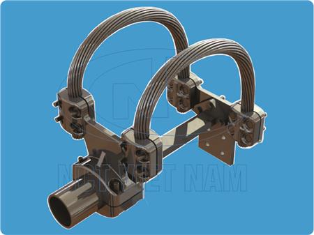 Flexible clamp for tubular bus bar